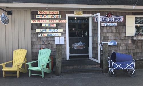 Chairs-outside-Ocean-beach-Store