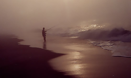 Fishing-on-the-Beach-in-the-Fog