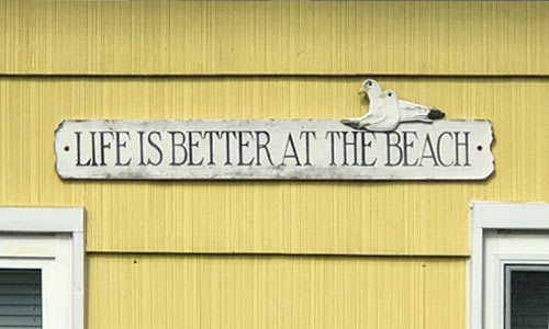 Life-is-Better-at-the-Beach-House-Sign