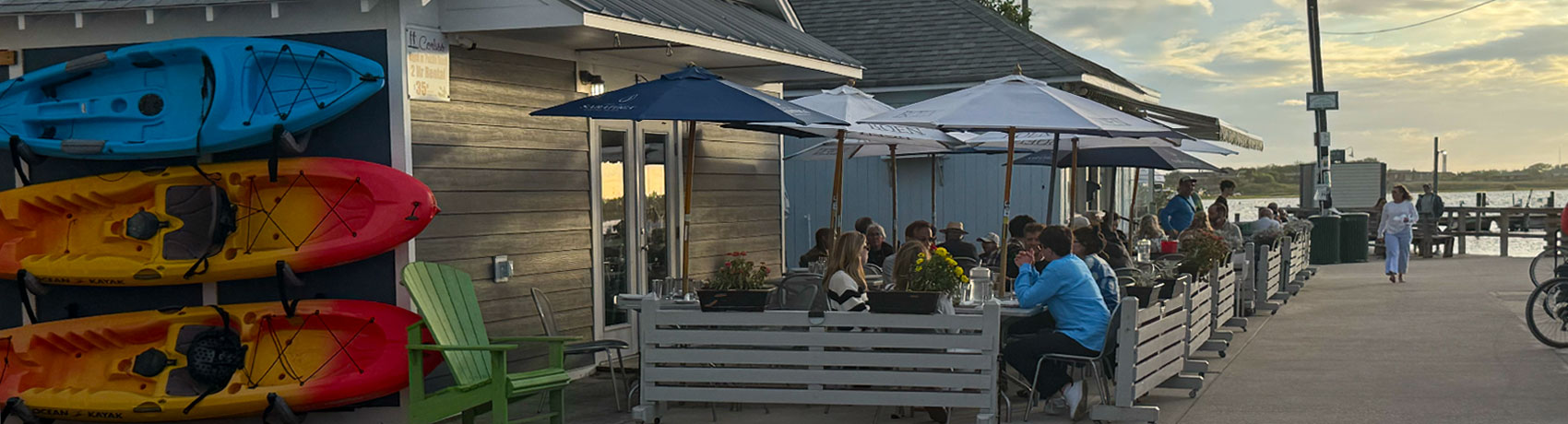 Diners-at-Le-Dock-Restaurant-Fair-Harbor